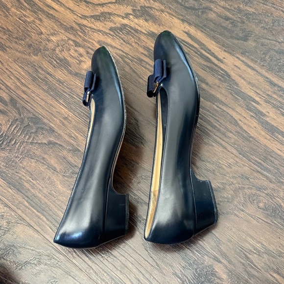 Salvatore Ferragamo Vintage Navy Leather Flats with Gold Accent, Sz 9.5, EUC - Picture 7 of 10